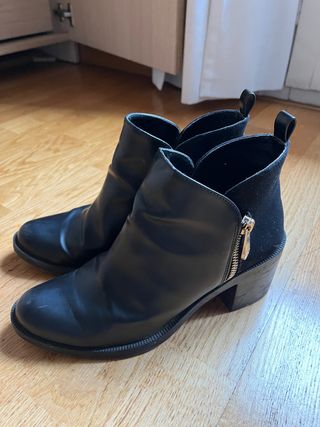 Botin tacon ancho Negro