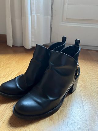 Botin tacon ancho Negro