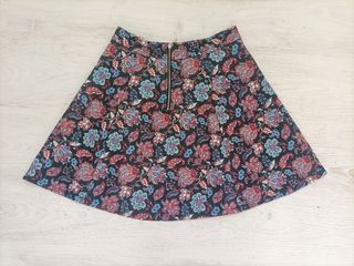 Falda de Stradivarius 