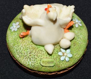 Saleiro vintage em vidro com tampa decorativa