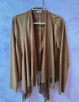 Chaqueta con flecos
