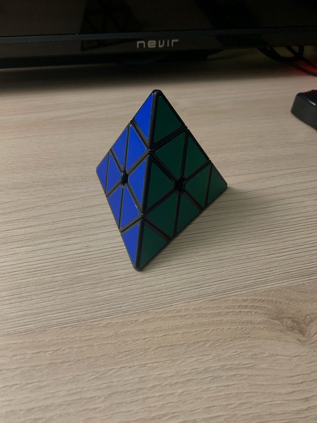 Cubo de rubik PIRAMIX