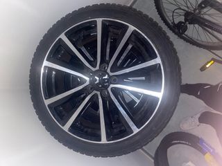RUEDAS MICHELIN. LLANTA MERCEDES. URGE