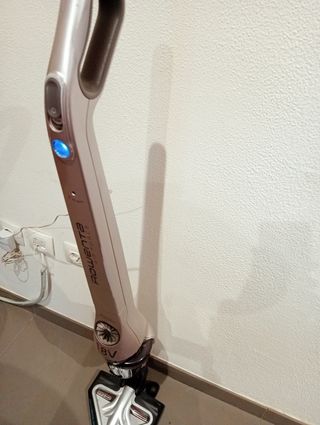 Aspirador vertical Rowenta 18V