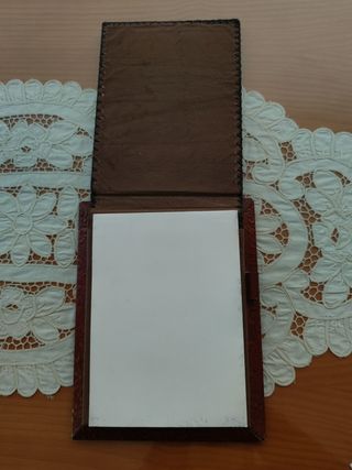 LIBRETA CON DIBUJOS EN RELIEVE.
