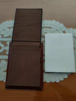 LIBRETA CON DIBUJOS EN RELIEVE.