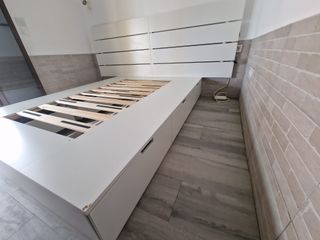 Estructura de cama + cajones. Se regala cabecero