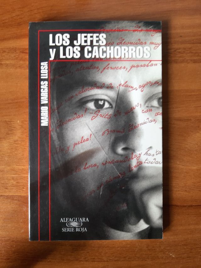 Libro Los Jefes y los cachorros M. Vargas Llosa 