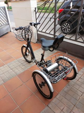 Bicicletta elettrica a tre ruote