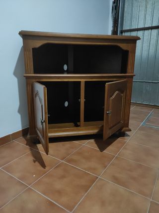 Mesa de TV rinconera