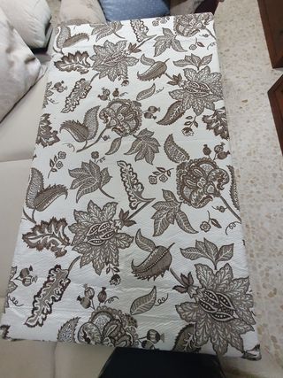 Ropa de camilla,tapete y fundas de cojines.