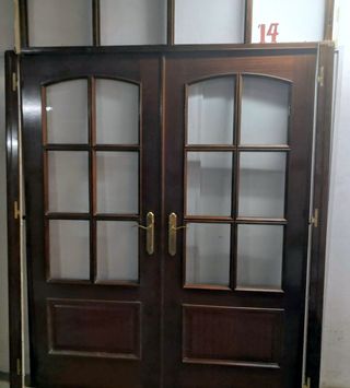 Cierre de doble puerta en muy buen estado