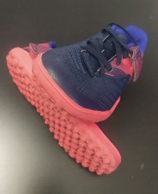 Botas futbol Multitacos talla 25 (4 años)