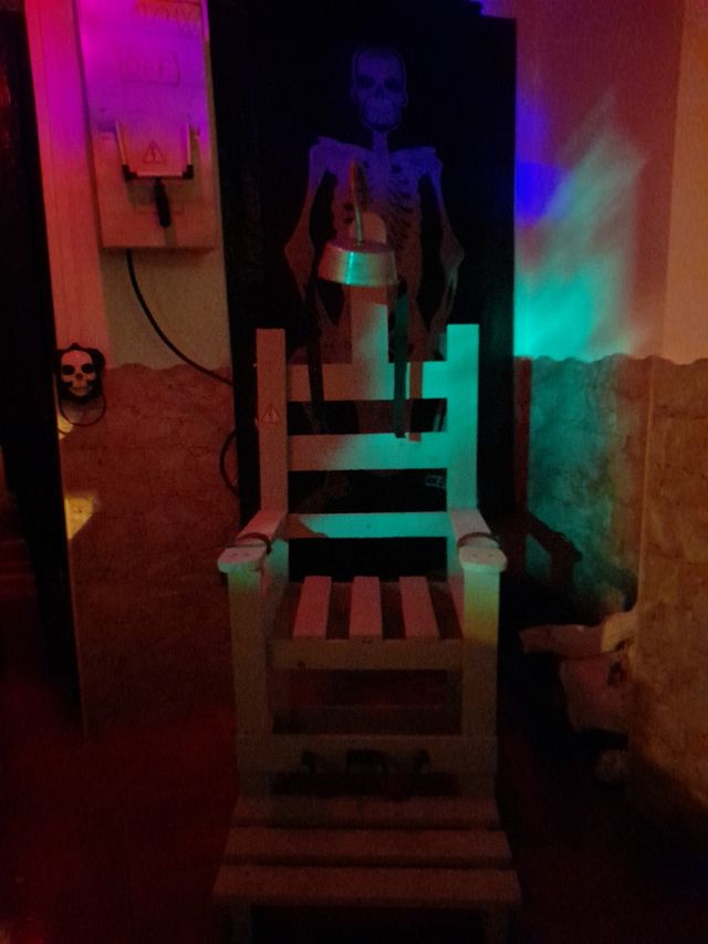 Silla eléctrica para Halloween.