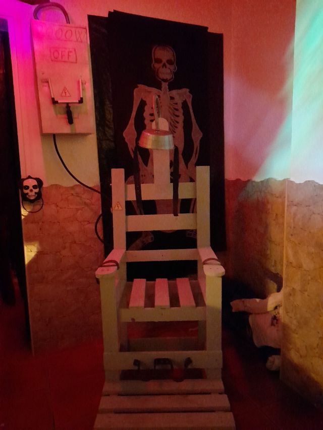 Silla eléctrica para Halloween.