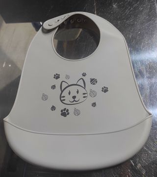 Babero silicona Kiokids gris