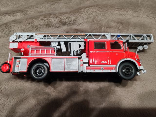 Camión de bomberos 1/43