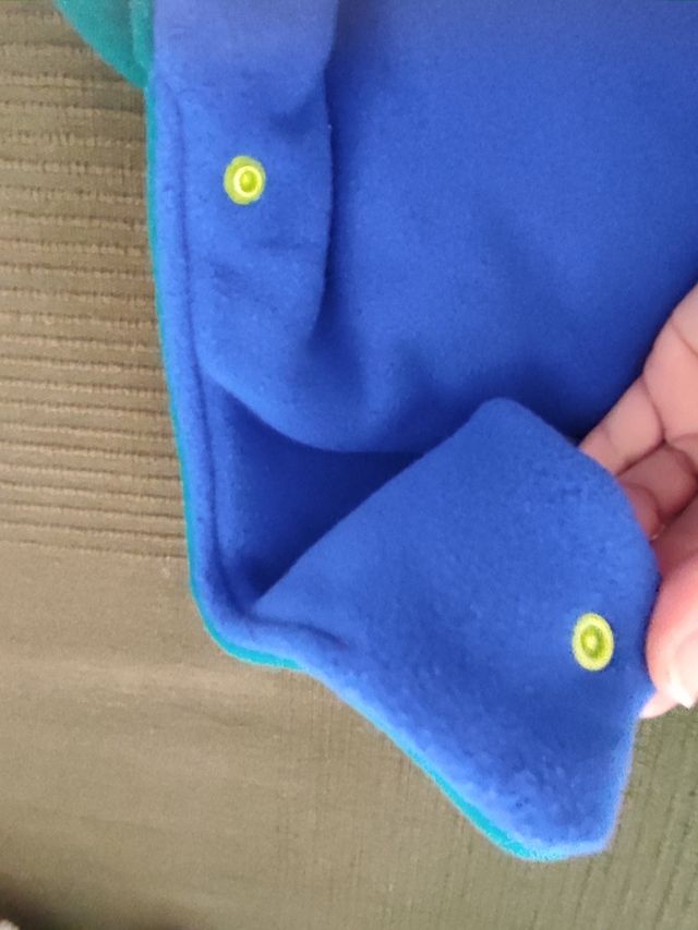 Abrigo cubre mochila de bebé