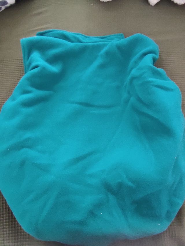 Abrigo cubre mochila de bebé