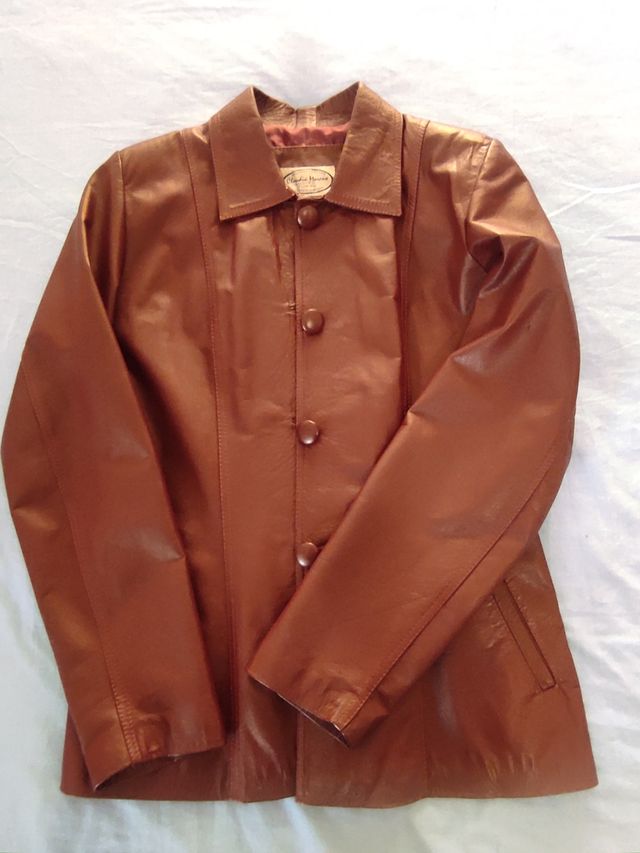 Chaqueta de piel auténtica. T 10 mujer. Nueva