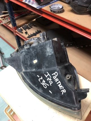 faro peugeot parnert izq