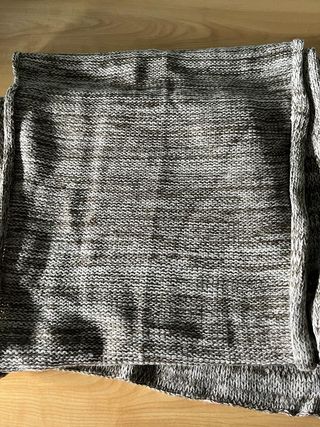 Bufanda larga jaspeada verde y blanca