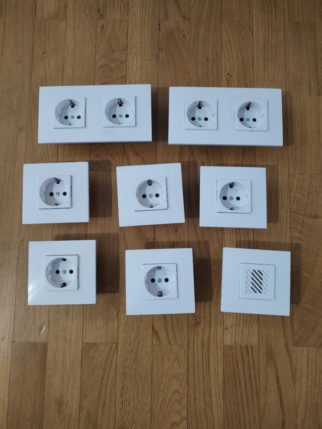 Llaves de luz Simon de segunda mano por 70 EUR en VitoriaGasteiz en