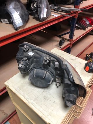 faro freelander 2001 derecho