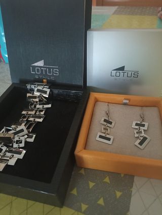 Conjunto pulsera y pendientes Lotus