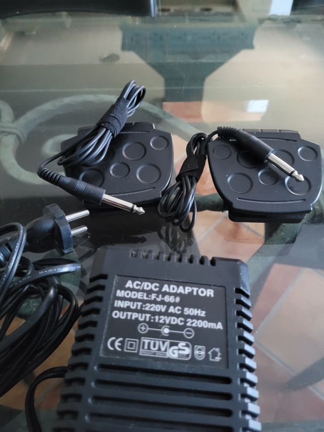 Alimentador y pedales de batería el