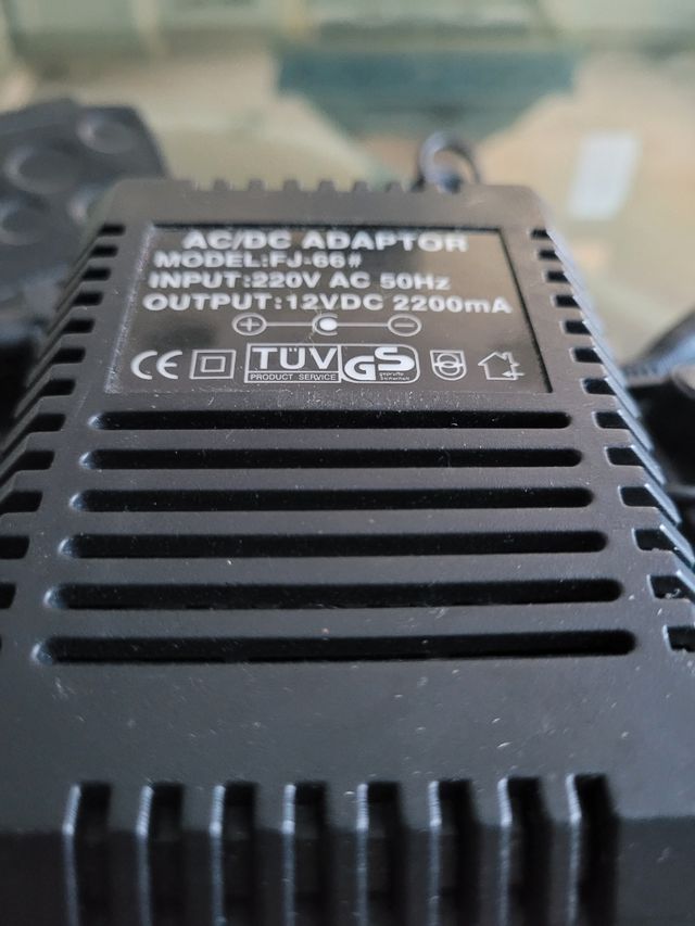 Alimentador y pedales de batería el