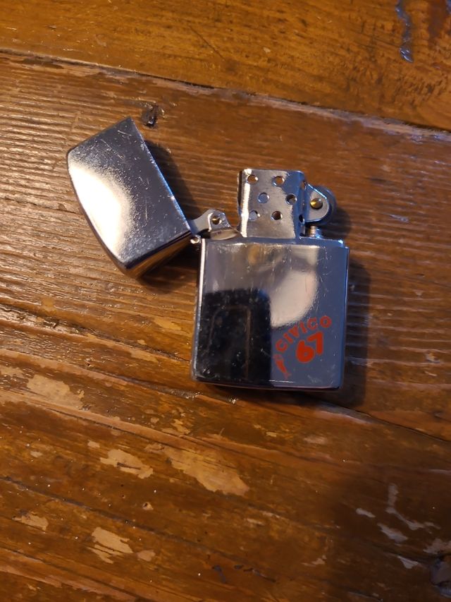 Accendino tipo Zippo