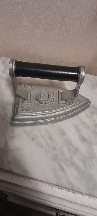 Plancha antigua hierro fundido