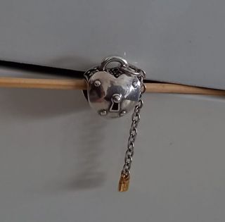 🔐Charm corazón con candado.