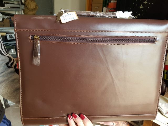 Cartera Documentos en piel, con bandolera