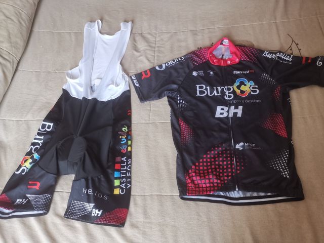 Maillot y culote ciclismo