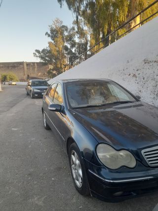 Mercedes-Benz Clase C 2004