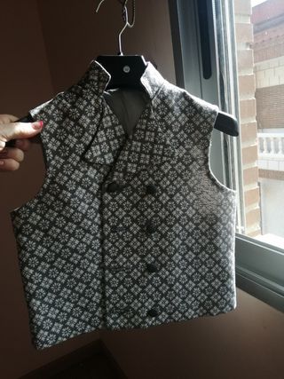 Traje fallero. sin chaqueta 70 euros