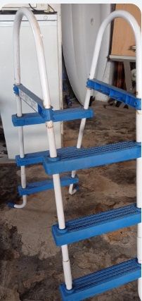 Escalera De Piscina