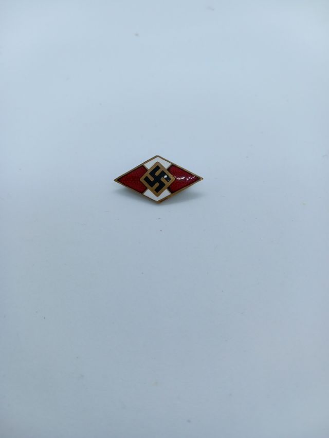 Spilla WWII HJ enamel cap gold