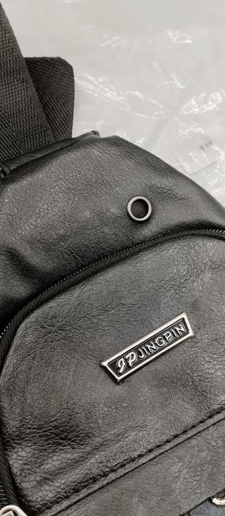 Mochila bandolera hombre. NUEVA