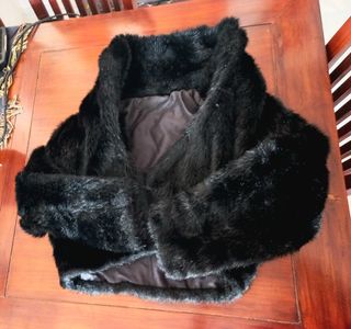 Chaqueta corta negra para fiesta. Vintage 1999