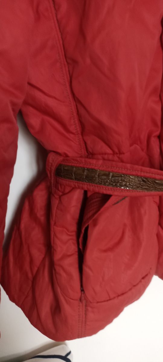 Parka roja