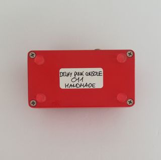 Delay Punk Console color rojo