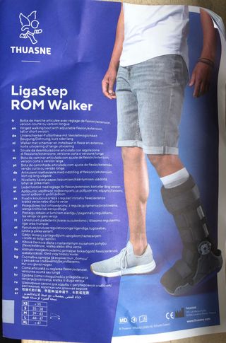 Bota walker articulada