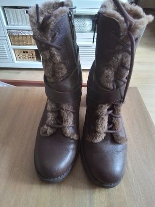 Botas  estilosas UGG modelo INGRID