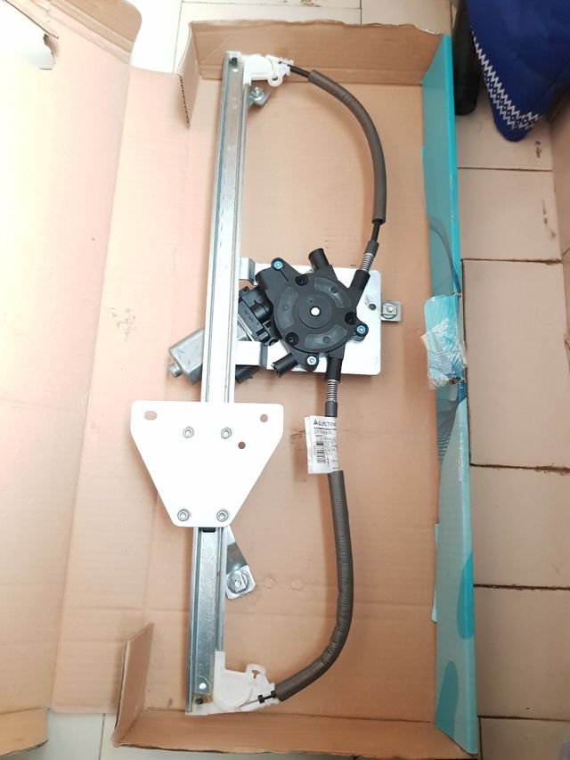 Elevalunas Eléctrico Renault Clio IV