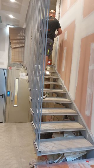 SOLDADOR , CERRAJERO, HERRERO,..