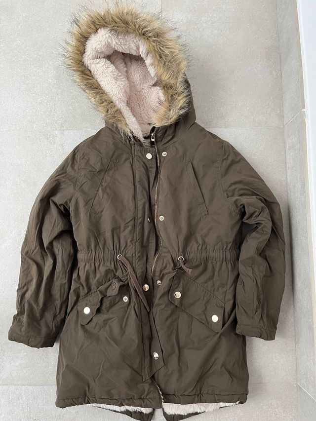 Parka cálido caqui OVS niña con capucha 9-10 años