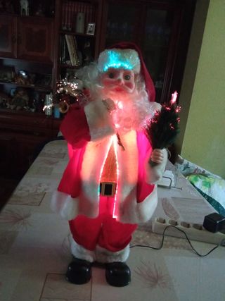 MUÑECO PAPA NOEL CON SU CAJA Y TIENE LUCES